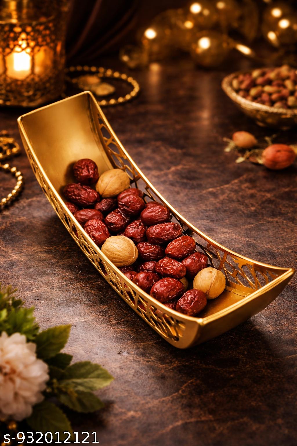 Elegant Moon Serving Tray for Dry Fruits & Snacks – Luxury Gold Metal Crescent Moon Tray for Ramadan, Eid Table Decoration, Dates Serving, Festive Dining & Home Decor Display